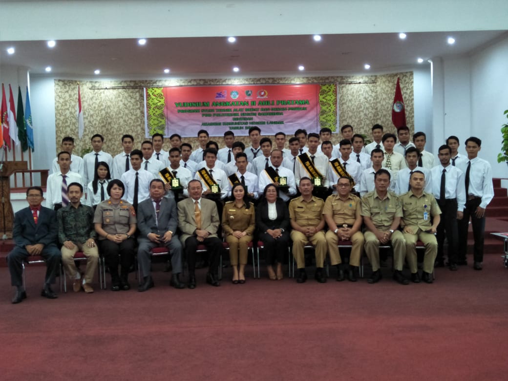 Pemkab Landak Lakukan Kerjasama Dengan Politeknik Samarinda dan Dunia Industri Pemkab Landak Lakukan Kerjasama Dengan Politeknik Samarinda dan Dunia Industri