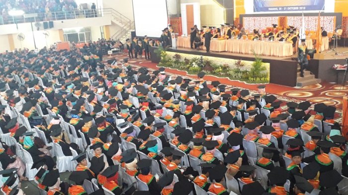 wisuda-politeknik-negeri-padang-pnp_20181022_104438 Belum Diwisuda, Dua Mahasiswa PNP Sudah Jadi Karyawan Industri di Luar Negeri