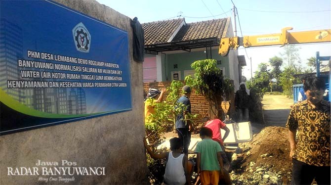 Poliwangi Perbaiki Fungsi Infrastruktur Drainase di Lemahbang Dewo Poliwangi Perbaiki Fungsi Infrastruktur Drainase di Lemahbang Dewo