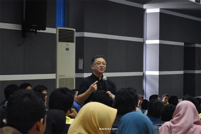 Perdalam Wawasan Mengenai Elektromagnetik, PENS Gelar Kuliah Tamu Distinguished Lecturer Perdalam Wawasan Mengenai Elektromagnetik, PENS Gelar Kuliah Tamu Distinguished Lecturer