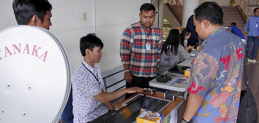 23 Inovasi Mahasiswa Meramaikan Kontes Proyek Akhir 23 Inovasi Mahasiswa Meramaikan Kontes Proyek Akhir