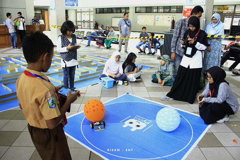Berikan Edukasi Melalui Robot, PyBot PENS Helat Workshop dan Kompetisi Robot Berikan Edukasi Melalui Robot, PyBot PENS Helat Workshop dan Kompetisi Robot